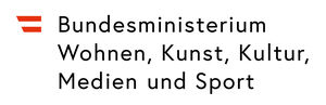 „Logo des österreichischen Bundesministeriums für Wohnen, Kunst, Kultur, Medien und Sport mit zwei roten Streifen links und dem Ministeriumsname in schwarzer Schrift daneben.“