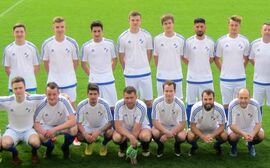Nachwuchsspieler heißen Flüchtlinge willkommen